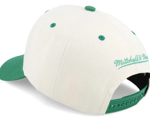 New Mitchell & Ness Boston Celtics Retro Type Pro Off White/Green Adjustable - Beige