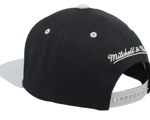 Clearance Mitchell & Ness Brooklyn Nets Monument Black/Grey Snapback -