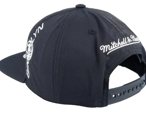Clearance Mitchell & Ness Brooklyn Nets Nylon Szn Deadstock Snapback - Black