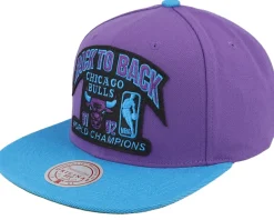 Snapback-Mitchell & Ness Chicago Bulls 91-92 Champ Flipside Purple Snapback -