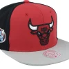 Snapback-Mitchell & Ness Chicago Bulls Block Out Red/Black Snapback -