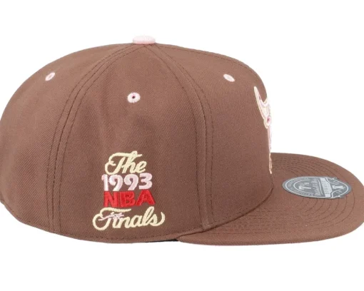 Fitted-Mitchell & Ness Chicago Bulls Sugar Bacon Fitted - Brown