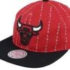 Snapback-Mitchell & Ness Chicago Bulls City Pinstripe Deadstock /Black Snapback - Red