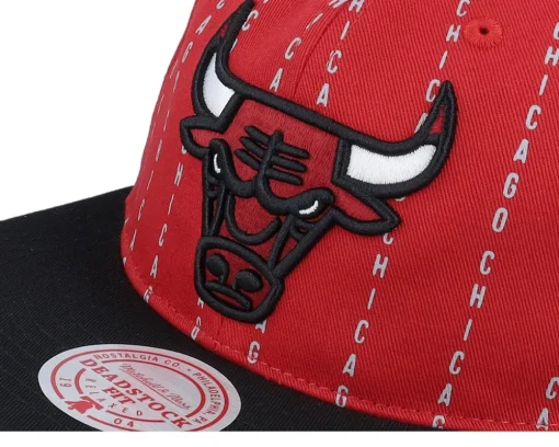 Snapback-Mitchell & Ness Chicago Bulls City Pinstripe Deadstock /Black Snapback - Red