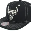 Best Mitchell & Ness Chicago Bulls Contrast Natural Snapback - Black