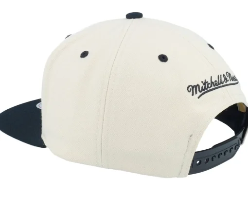 Best Mitchell & Ness Chicago Bulls Evergreen Cream Black Cap Off White/Black Snapback -