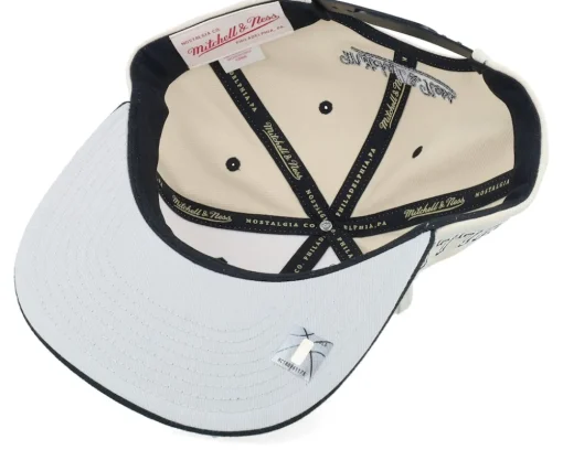 Best Mitchell & Ness Chicago Bulls Evergreen Cream Black Cap Off White/Black Snapback -