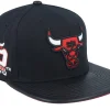 Snapback-Mitchell & Ness Chicago Bulls Hwc /Pu Leather Strapback - Black
