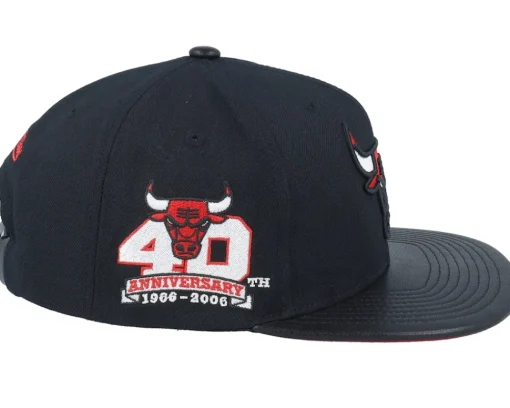 Snapback-Mitchell & Ness Chicago Bulls Hwc /Pu Leather Strapback - Black