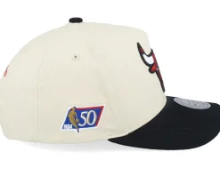 Adjustable-Mitchell & Ness Chicago Bulls Pinch Pro Crown Off White/Black A-frame Adjustable -