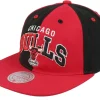 Snapback-Mitchell & Ness Chicago Bulls Pinwheel Of Fortune /Black Snapback - Red