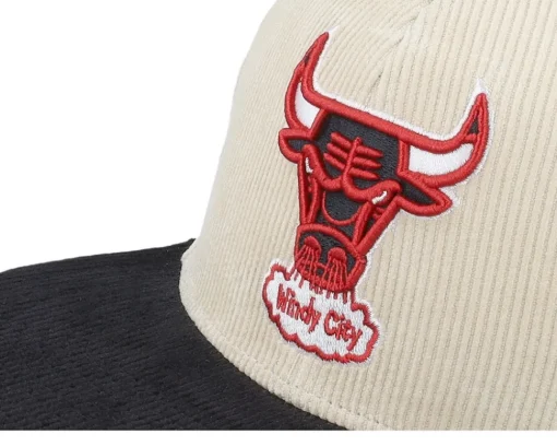 Fitted-Mitchell & Ness Chicago Bulls Team Cord Off White/Black Fitted - Beige
