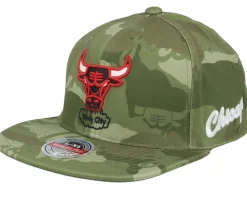 Clearance Mitchell & Ness Chicago Bulls Tonal Green Camo Stretch Fitted -