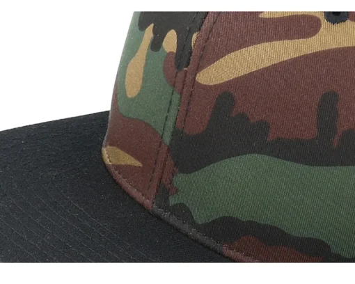 Snapback | Blanks-Yupoong Classic Camo/Black Snapback -