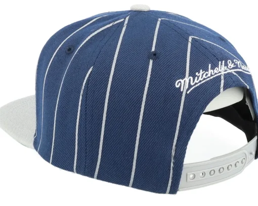 Clearance Mitchell & Ness Georgetown Hoyas Team Pin Navy Snapback - Blue