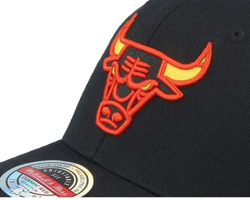 Adjustable-Mitchell & Ness Hatstore Exclusive x Chicago Bulls Noche Latina Adjustable - Black