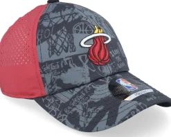 Hot Outerstuff Kids Miami Heat NBA Street Black/Burgundy Adjustable -