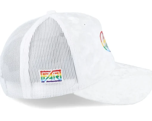 Trucker-Fair Love Freely Rainbow Logo Velvet White Trucker -