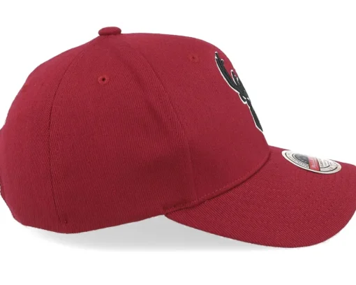 Adjustable-Mitchell & Ness Milwaukee Bucks Classic Burgundy Adjustable - Red