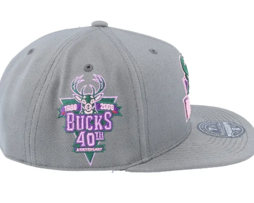 Fitted-Mitchell & Ness Milwaukee Bucks From Dusk Dark Fitted - Grey