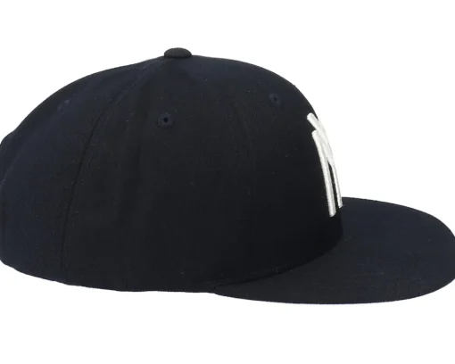 Snapback-American Needle New York Black Yankees Archive 400 Black Snapback -