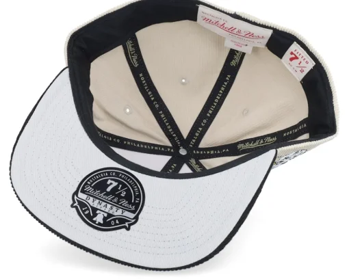 Fitted-Mitchell & Ness North Carolina Tar Heels Team Cord Off White/Black Fitted - Beige