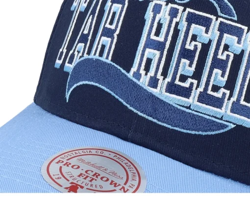 Outlet Mitchell & Ness North Carolina Tar Heels Block Sweep Pro Vintage Navy/Light Adjustable - Blue