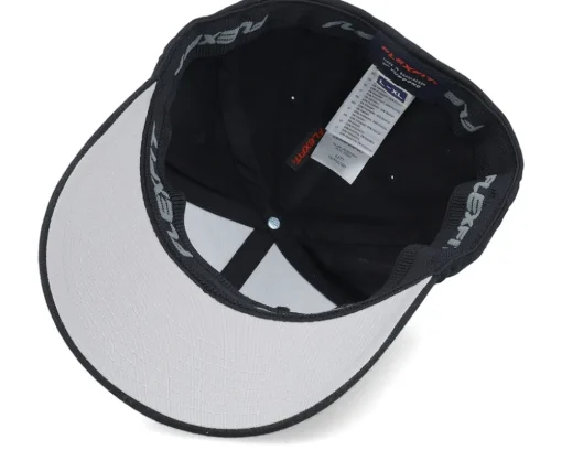 Fashion Iconic Wolf Black Metallic Patch Black Flexfit -